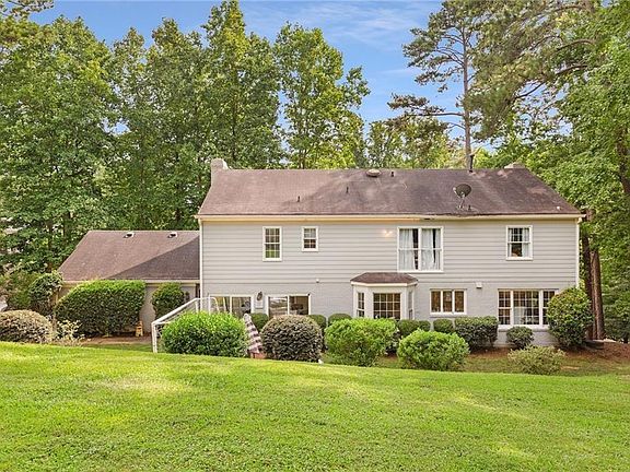 2nd image of 2660 Spalding Dr