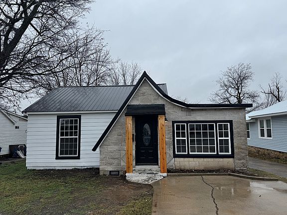 2nd image of 42 W Ottawa Ave