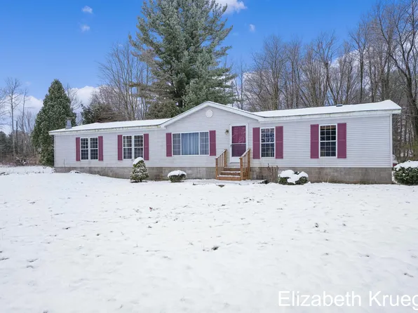 22351 24th Ave, Casnovia, MI 49318
