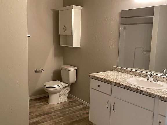 3rd image of 641 Green Bay Rd #8