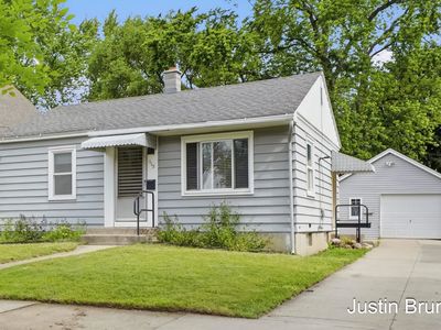 115 Montrose St NE, Grand Rapids, MI, 49505