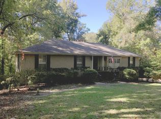 279 Forest Glen Rd, Columbus, MS 39705