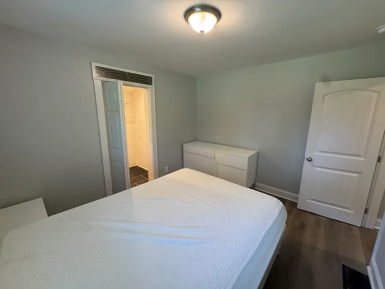 2nd bedroom dresser