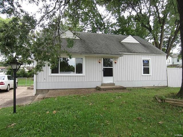 1st image of 10960 Three Court Dr