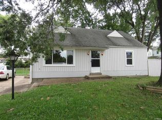 10960 Three Court Dr, Saint Louis, MO 63123