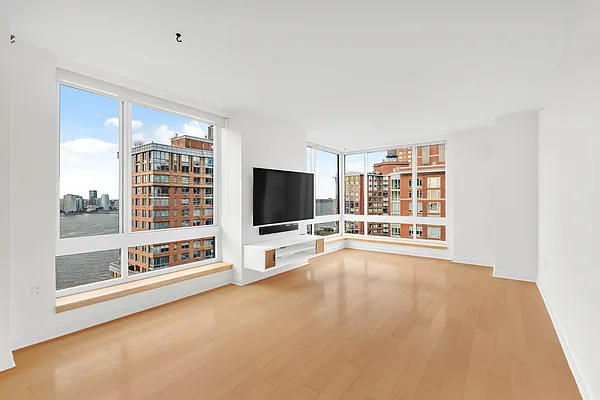 Rented by R New York | media 11