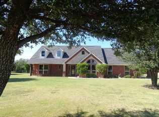 111 Lacey Ct, Decatur, TX 76234