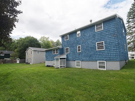 4th image of 245 Riverdale Dr