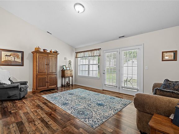 2nd image of 1818 Kenway Pl