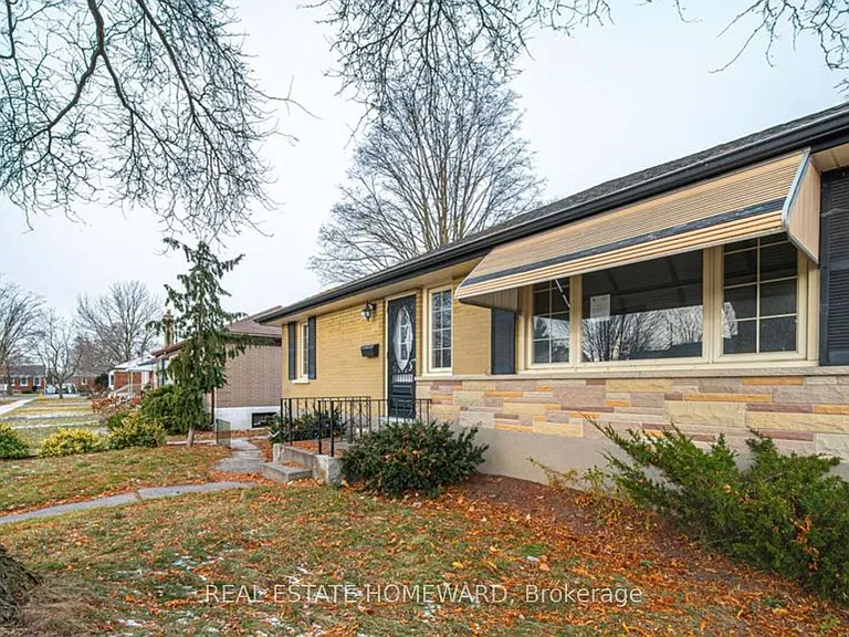 668 Harold Dr — Photo 2