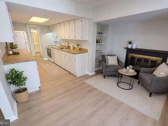 4th image of 13137 Dairymaid Dr APT 124