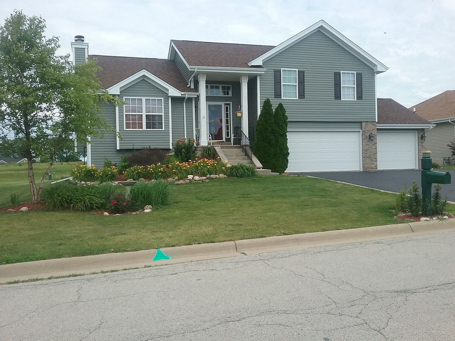 12351 Barberry Dr, Winnebago, IL 61088 Zillow