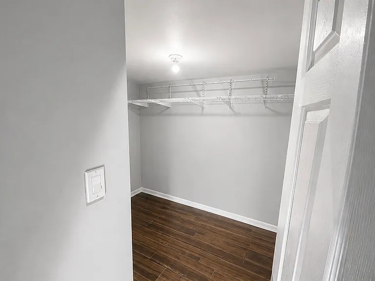 6649 N Maplewood Ave — Photo 3