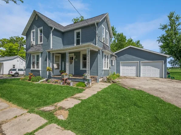 903 2nd Ave, Van Horne, IA 52346