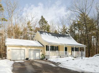 207 Mountain Rd, Cape Neddick, ME 03902