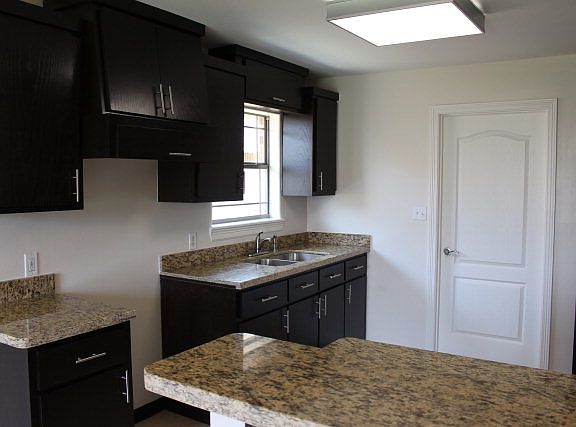 5th image of 2678 Normandy St