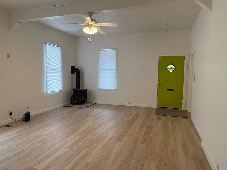 1489 G St — Photo 3