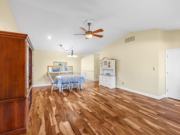 5th image of 3609 War Admiral Dr
