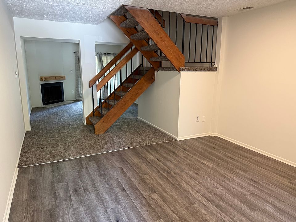 1st image of 51 Aspen Ct