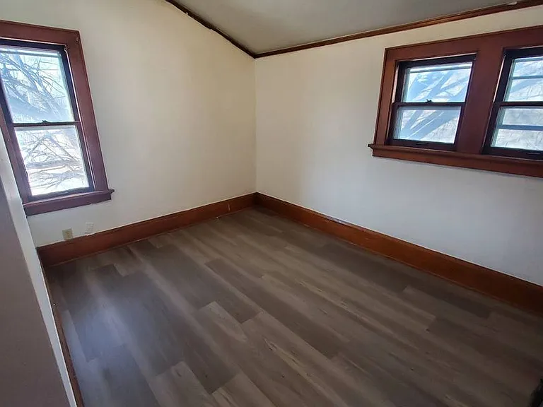 4619 N 42nd St. (Duplex) — Photo 6