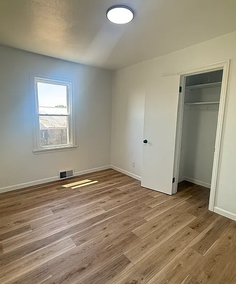 366 W South St — Photo 32