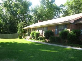 711 Oak St, Waynesboro, MS 39367