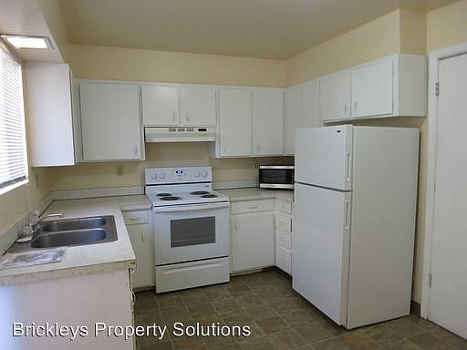 5th image of 544 Madeira Dr SE