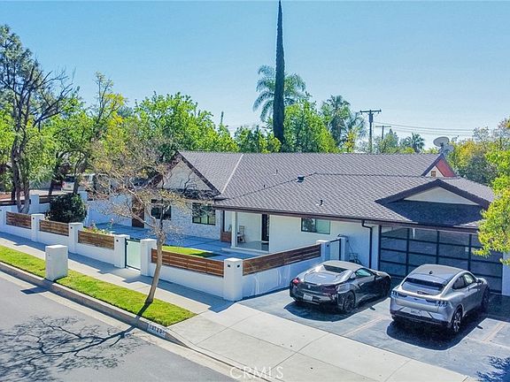 2nd image of 18720 San Fernando Mission Blvd