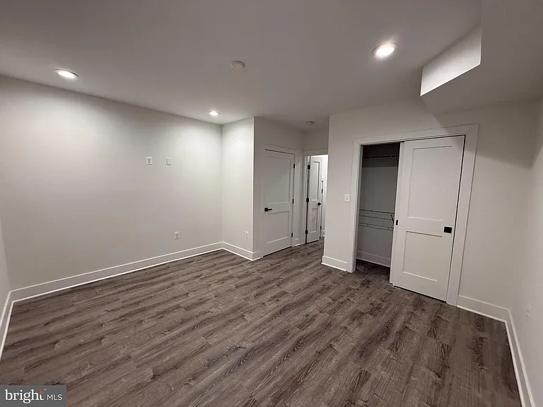 3923 Roland Ave — Photo 10