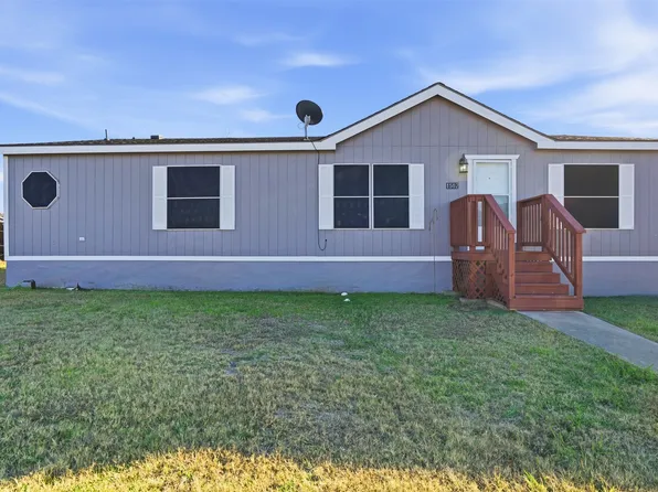 1507 Smooth Stone Dr, Cleburne, TX 76033