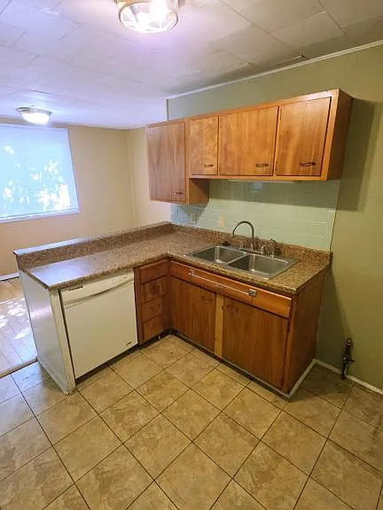 145 E Duncan St — Photo 7