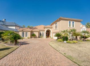 208 Wennmohs Pl, Horseshoe Bay, TX 78657
