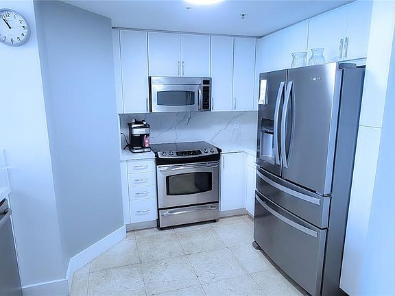 5th image of 7910 Harbor Island Dr APT 708