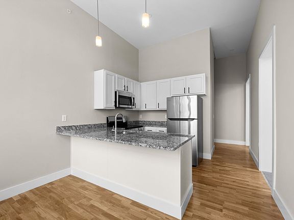 5th image of 45 Johnston Ave #202