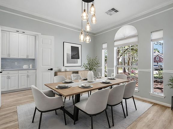 3rd image of 38 Terraglen Dr