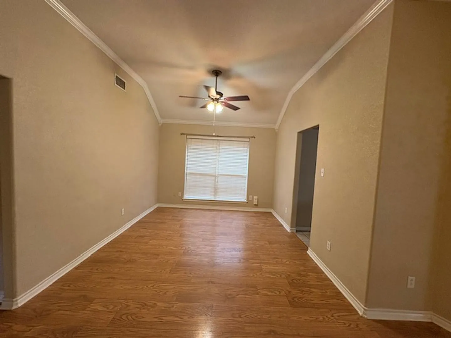 5402 Willow View — Photo 4