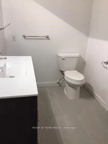 751 Queen St E #2 — Photo 6