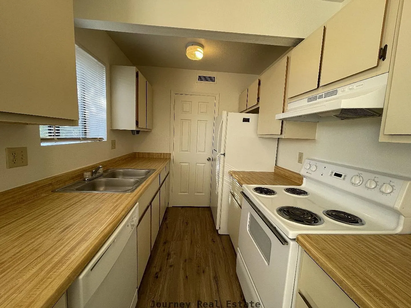 1004 E. Goodwin St. — Photo 4