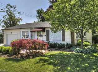 394 Argyle Rd, Rocky River, OH 44116