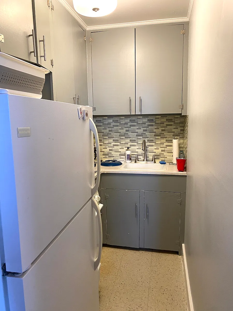 Building Photo - 371 Angell St #1