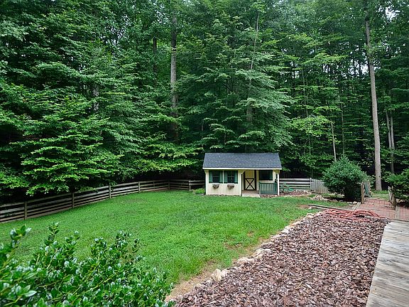 Shed/workshop w/electricity