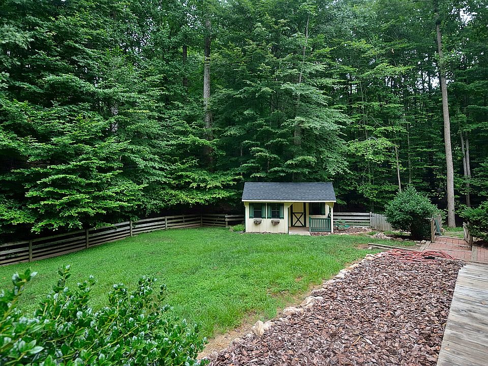 Shed/workshop w/electricity