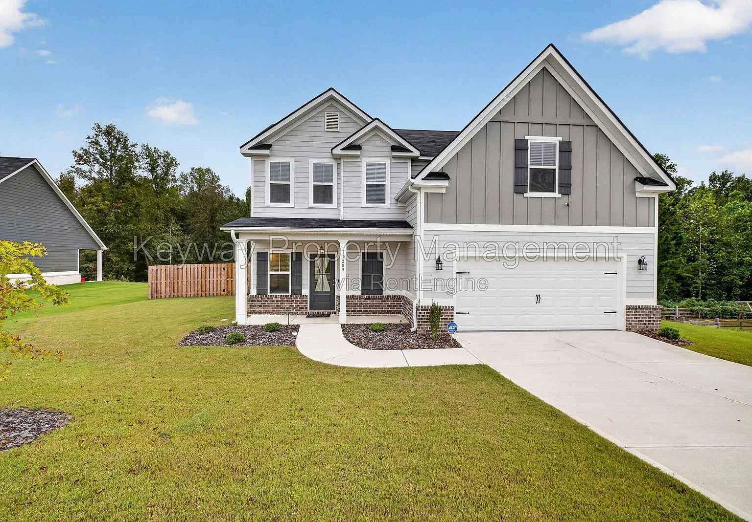 4 bed, 2.5 bath, 2079 sqft, $2,135 — Photo 2