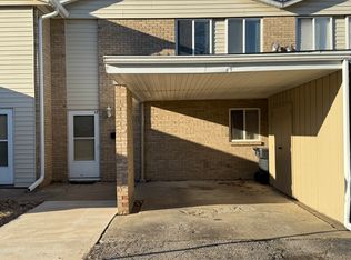 17 Florentine Ct, Pekin, IL 61554