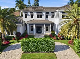 725 Harbour DR, NAPLES, FL 34103