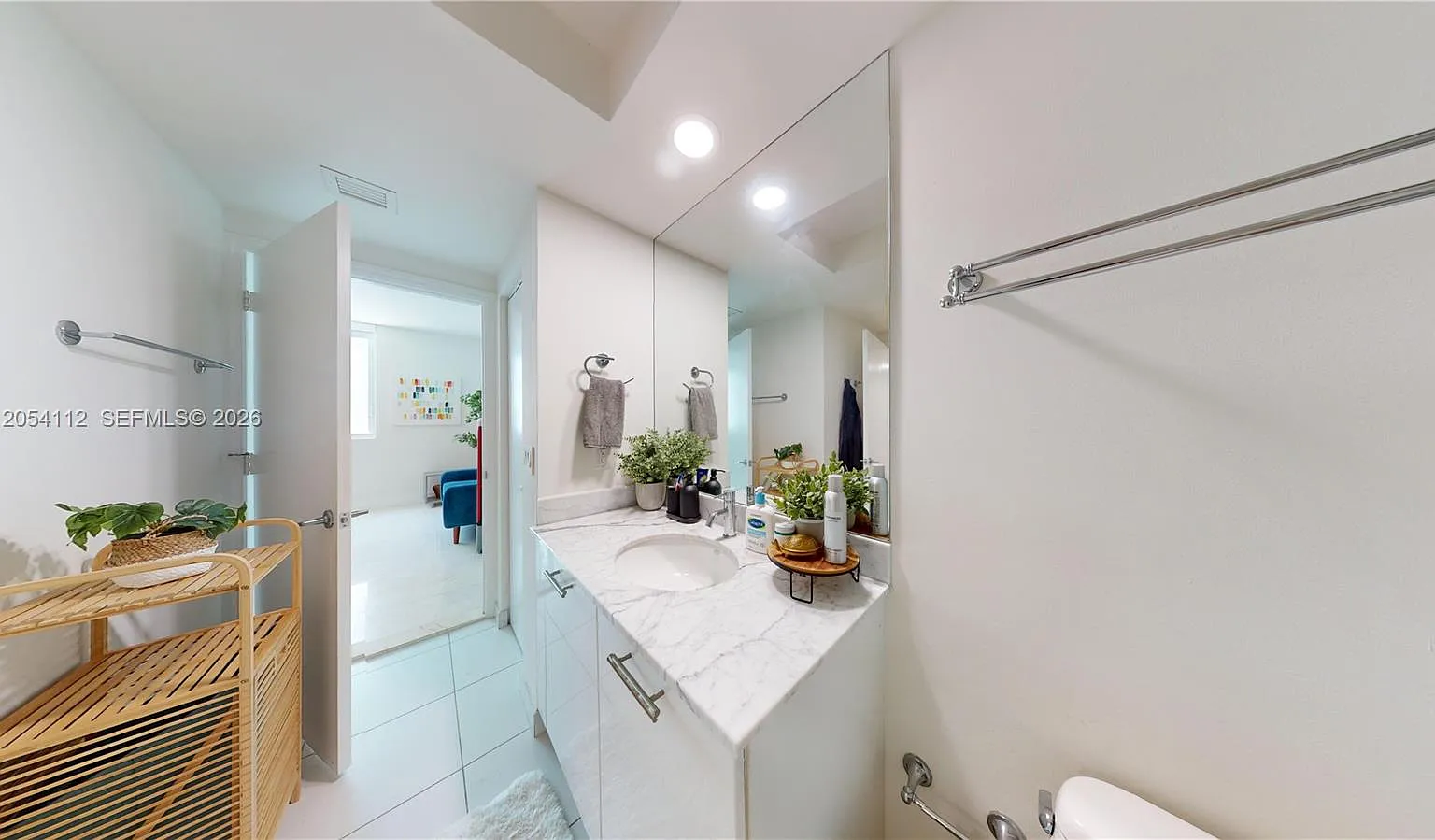 2 bed, 1197 sqft, $4,400 — Photo 2