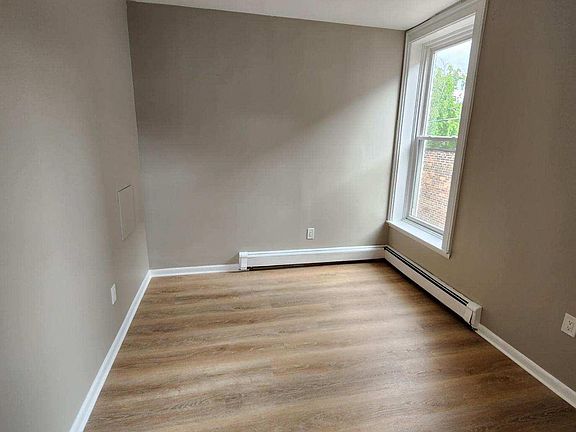 4th image of 2140 5th Ave #F