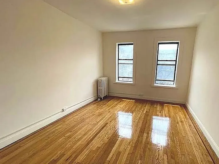 5916 Woodside Ave #2P — Photo 1