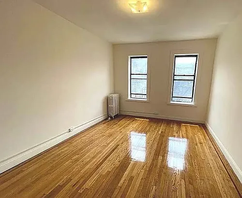 5916 Woodside Ave #2P Photo 1