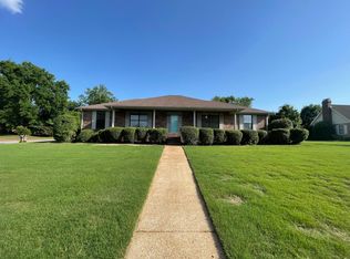 101 Moorsgate Dr, Florence, AL 35630